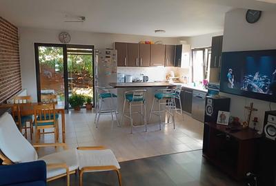 Casă cu 4 camere cu Canalizare în Florești - 2