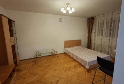 Garsonieră decomandată, mobilată în 1 Decembrie 1918 - 2