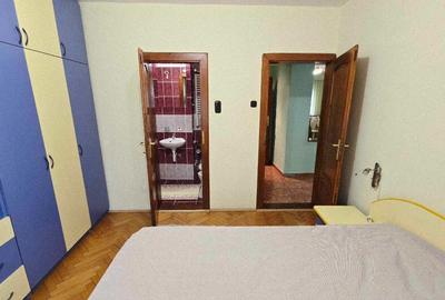 Apartament 4 camere de inchiriat, Blvd. Dacia - 15