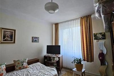 Apartament cu GRADINA SI ACOPERIS  MANSARDA DE VANZARE IN ONESTI ETJ 1 - 8