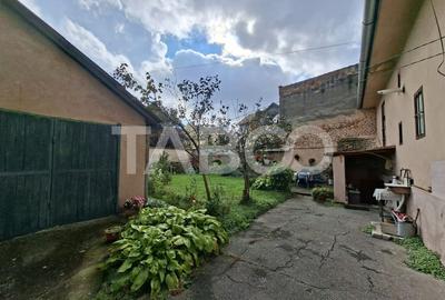 Casa individuala de vanzare zona Centrala cu acces auto si garaj - 3