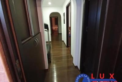 Apartament cu 3 camere decomandat în Central - 4