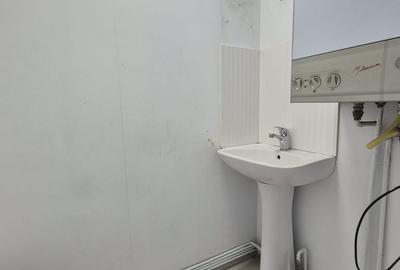 Spațiu comercial, de 88 mp, în Podu Roș - 1