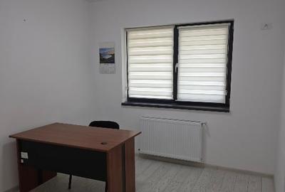 Spațiu comercial, de 43 mp, în Central - 3