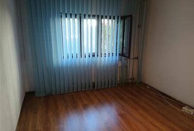Decomandat Spatios Parter zona Buziasului