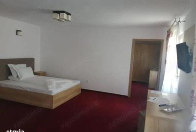 Spațiu comercial, de 1,000 mp, în Central - 4