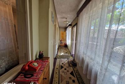Casă cu 3 camere în Poenari
