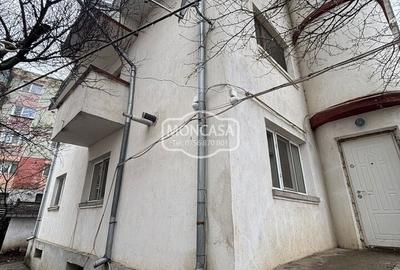 Casă cu 6 camere cu Teren 300 Mp în Central - 4