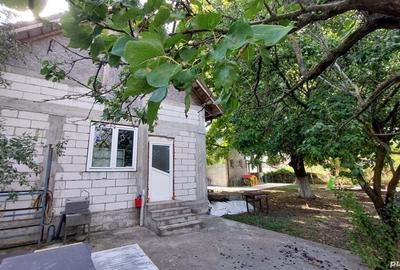 Casă cu 5 camere în Poienarii Burchii - 5