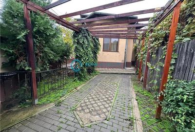 Casă individuală cu 6 camere cu Canalizare în Democrației - 26