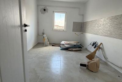 Apartament cu 3 camere decomandat în Central - 2