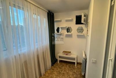 Apartament cu 3 camere semidecomandat în Titan