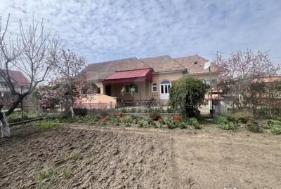 Casă cu 4 camere cu Teren 980 Mp în Ogra - 1