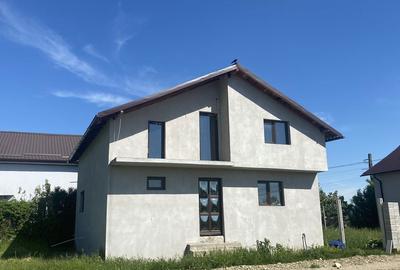 Casă cu 4 camere în Lazuri - 4