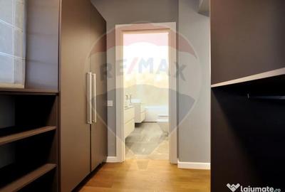 Apartament cu 3 camere semidecomandat în Bună Ziua