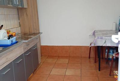 Casă cu 4 camere cu Teren 135 Mp în Central - 2