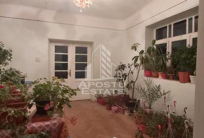 Casa cu spatiu comercial in Ghioroc aproape de plaja - 11