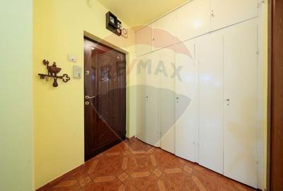 Apartament cu 2 camere de vânzare în zona Tractorul - 11