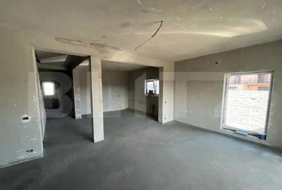 Casă cu 4 camere cu Teren 435 Mp în Dumbrăvița