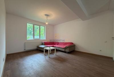Casă cu 3 camere cu Canalizare în Central - 2