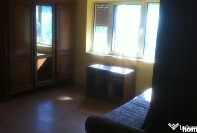 Casă cu 6 camere cu Teren 3163 Mp în Central
