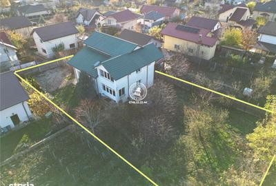 Casă cu 7 camere cu Teren 960 Mp în Valea Lupului