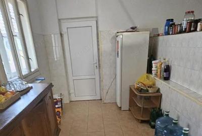 Casă cu 7 camere cu Canalizare în Mehala - 2