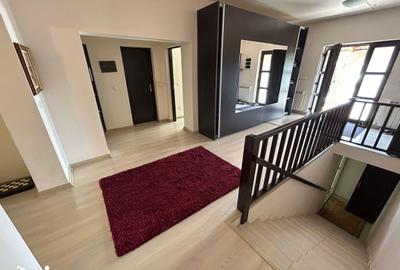 Casă cu 5 camere cu Teren 400 Mp în Cetate