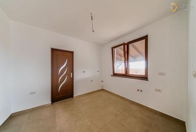 Casă 3 camere de vânzare in Livada - 6