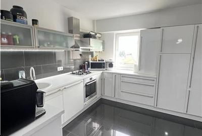 Apartament 3 camere mobilate utilate 2 bai pivnita zona Turnisor Sibiu - 12