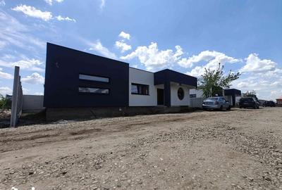 Casă cu 4 camere cu Teren 410 Mp în Central - 2