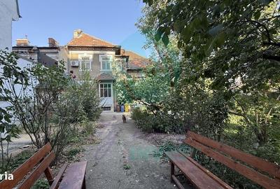 Casă cu 4 camere în Moșilor