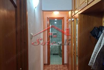 Apartament cu 3 camere decomandat în Cuza - 1