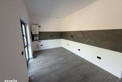 Casă cu 4 camere cu Teren 400 Mp în Domnești