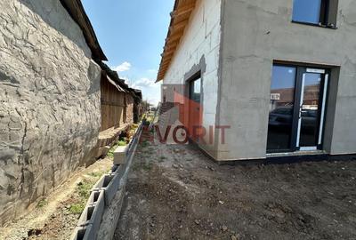 Duplex cu 5 camere cu Canalizare în Sânandrei - 12