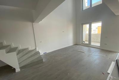 Penthouse cu 3 camere decomandat în Berceni