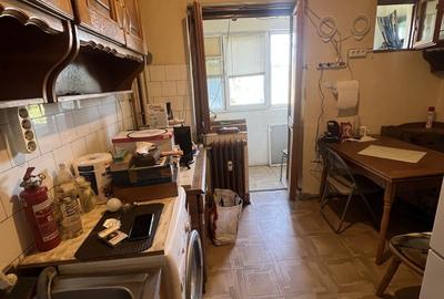 Apartament cu 3 camere semidecomandat în Gării