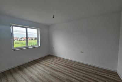 Duplex cu 4 camere cu Canalizare în Moșnița Nouă - 15
