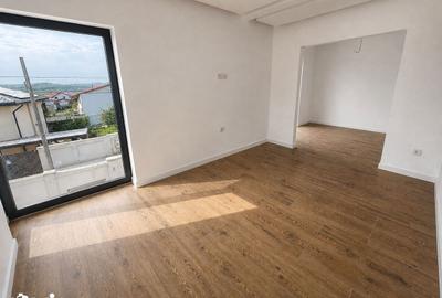 Casă cu 4 camere cu Teren 450 Mp în Podu Roș - 15