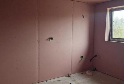 Casă cu 3 camere cu Teren 1128 Mp în Vlădesti - 2