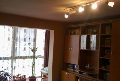 Apartament cu 3 camere semidecomandat în Cetate - 2