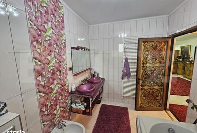 Casă cu 4 camere cu Teren 50 Mp în Cetate