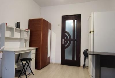 Proprietar gand garsoniera piața CET et 1
