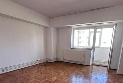 Apartament cu 4 camere decomandat în Decebal - 3