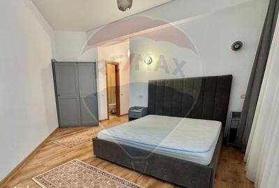 Apartament cu 3 camere în Central - 3