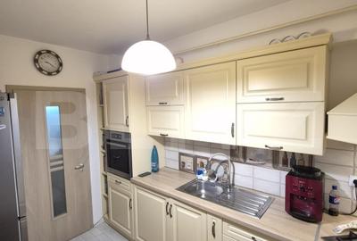 Apartament cu 3 camere decomandat, mobilat în Galata - 7