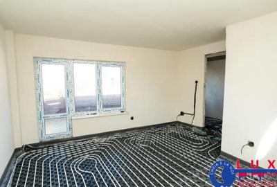 Casă cu 5 camere cu Teren 136 Mp în Neptun - 10