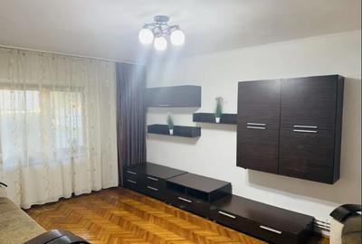 Apartament cu 3 camere decomandat, mobilat în Gară
