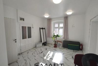 Spațiu comercial, de 45 mp, în Central - 3