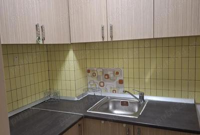 Garsonieră decomandată în Decebal - 2